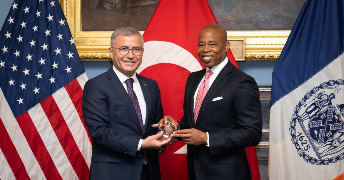 6d316106ef006e82ef2e65454d9d6b8062-adams-turkey.1x.rsocial.w1200.jpg