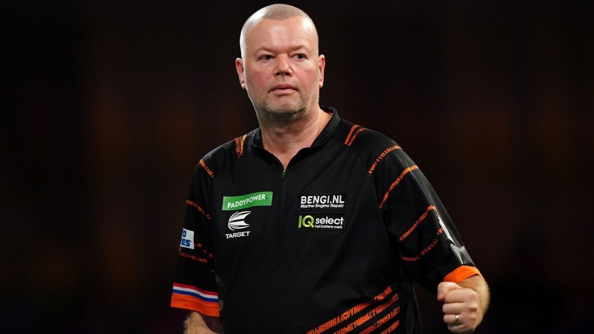 skysports-raymond-van-barneveld_6402085.jpg