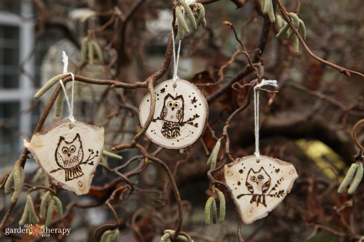 wood-slice-ornaments-scaled.jpg