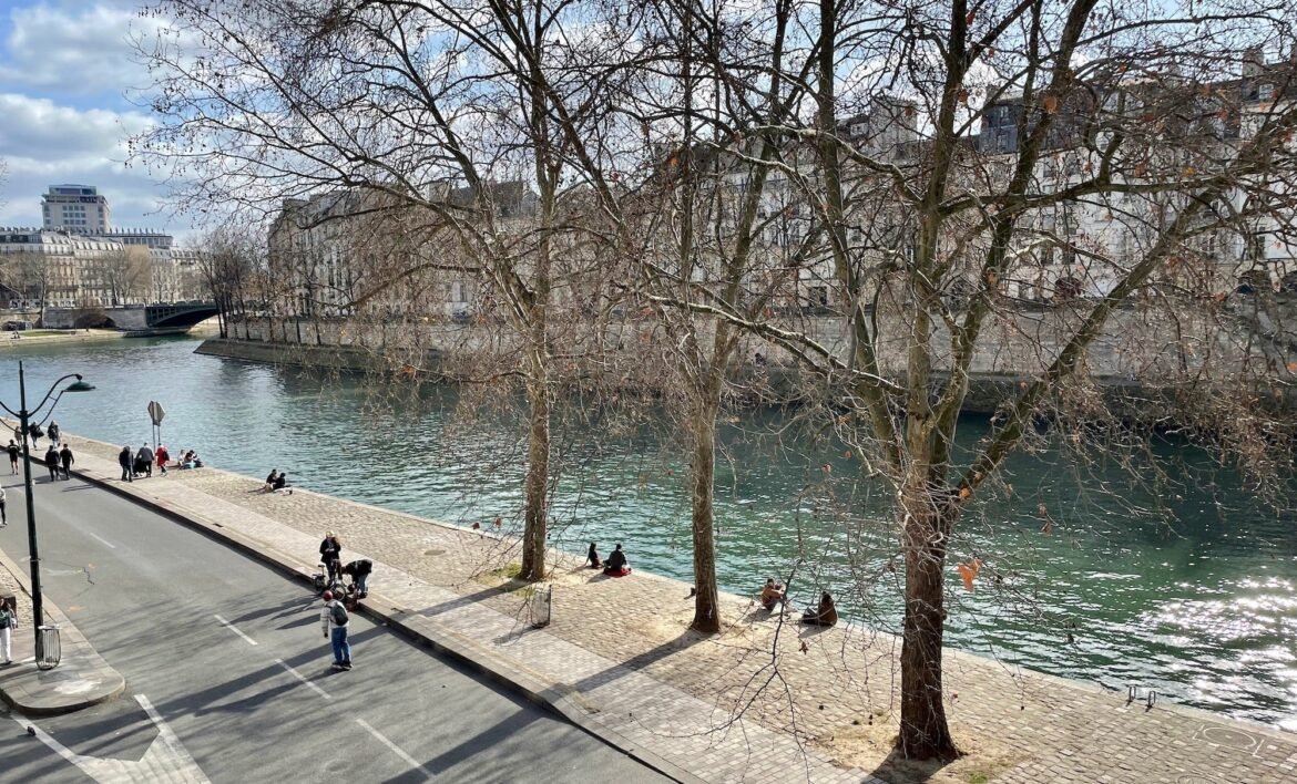 paris-seine-walk-1.jpeg