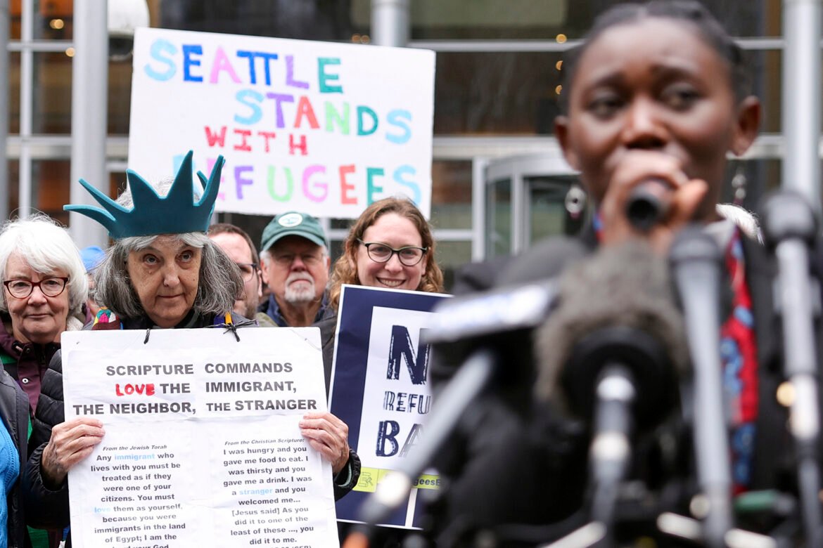webRNS-Refugees-Trump1.jpg