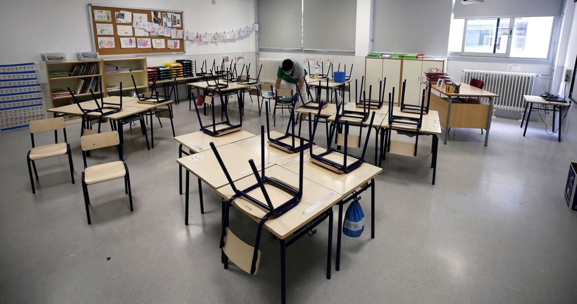 0d166cafa2a14540e0d8cc184e978daca3-empty-classroom.1x.rsocial.w1200.jpg