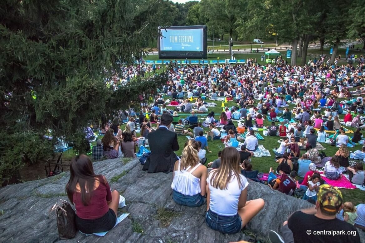 outdoor-movies-nyc.jpg
