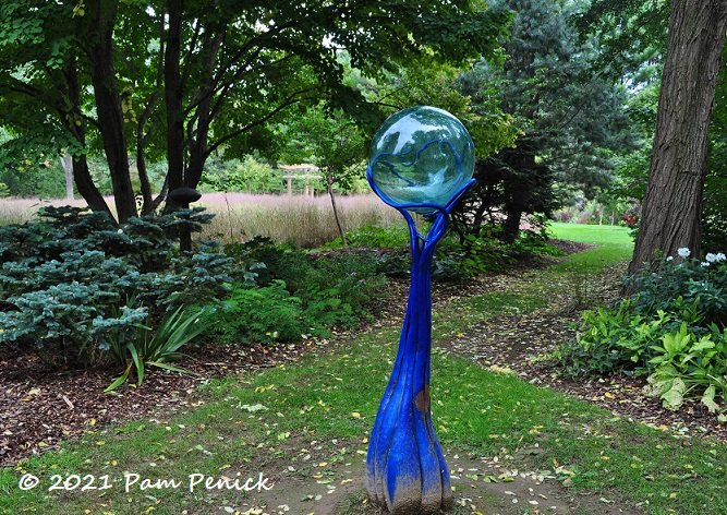 77_Glass_globe_sculpture.jpg